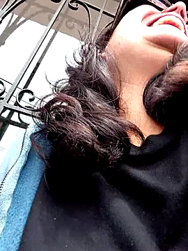 Snapshot of Mari-98 chatting on February 2026 05:58:01 PM Mari-98 online show from February 2026 05:58:01 PM