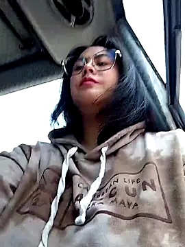 Snapshot of Mari-98 chatting on March 2026 04:31:01 PM Mari-98 online show from March 2026 04:31:01 PM