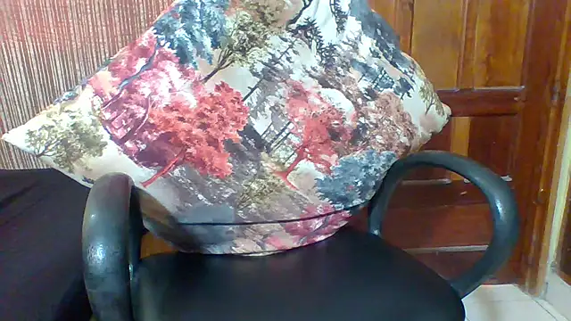 Snapshot of JUICY_T chatting on May 2026 10:36:01 AM JUICY T online show from May 2026 10:36:01 AM