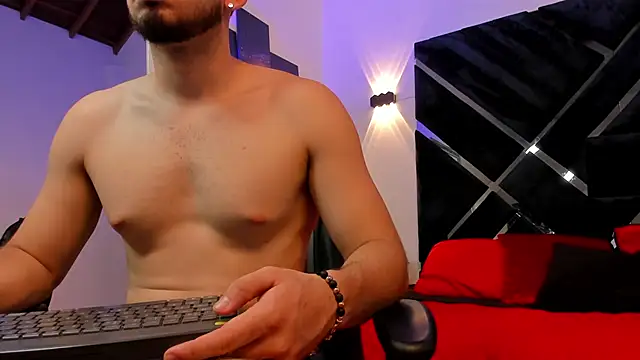 Logan Wolf-js online show from April 2026 10:37:01 PM