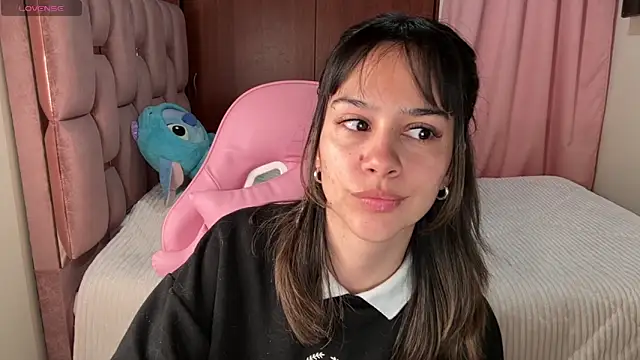 Snapshot of Zaphiroo_10 chatting on February 2026 10:52:02 PM Zaphiroo 10 online show from February 2026 10:52:02 PM