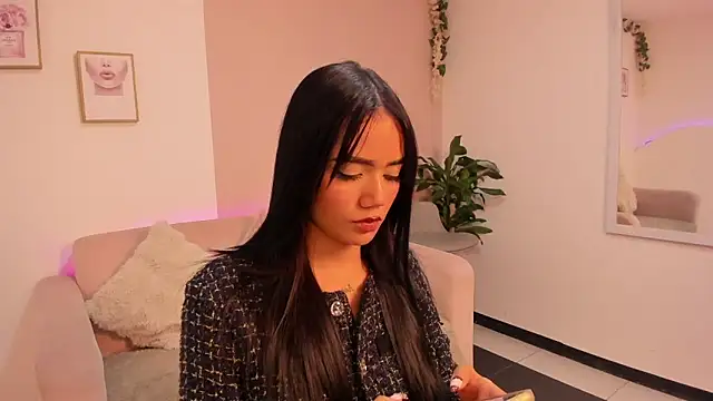 Mila jenner online show from February 2026 12:04:01 PM