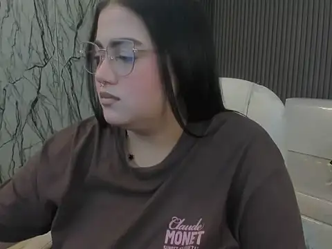 Snapshot of mady_musex chatting on February 2026 03:25:02 AM mady musex online show from February 2026 03:25:02 AM