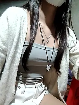 Snapshot of DoliceGirl2k chatting on April 2026 11:33:01 AM DoliceGirl2k online show from April 2026 11:33:01 AM