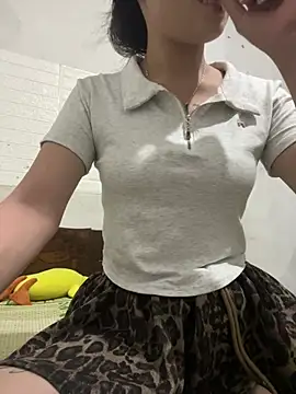 Snapshot of DoliceGirl2k chatting on May 2026 02:45:02 PM DoliceGirl2k online show from May 2026 02:45:02 PM