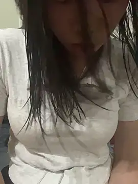 Snapshot of DoliceGirl2k chatting on May 2026 10:09:02 AM DoliceGirl2k online show from May 2026 10:09:02 AM
