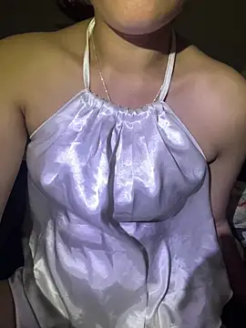 Snapshot of DoliceGirl2k chatting on May 2026 02:19:02 AM DoliceGirl2k online show from May 2026 02:19:02 AM
