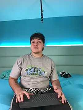 EmilyAndAndrew online show from April 2026 03:59:02 AM