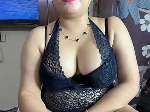 Snapshot of Hersheykaur chatting on May 2026 06:42:02 PM Hersheykaur online show from May 2026 06:42:02 PM
