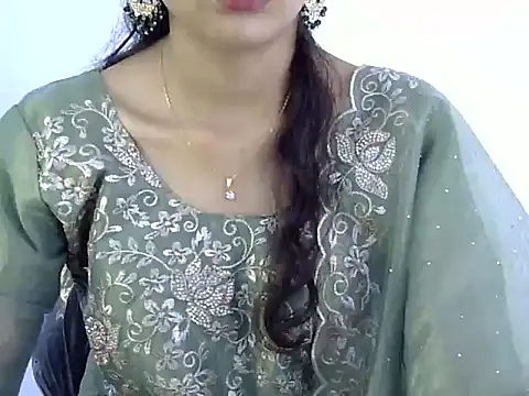 Snapshot of Mehaak_ chatting on May 2026 08:32:01 AM Mehaak online show from May 2026 08:32:01 AM