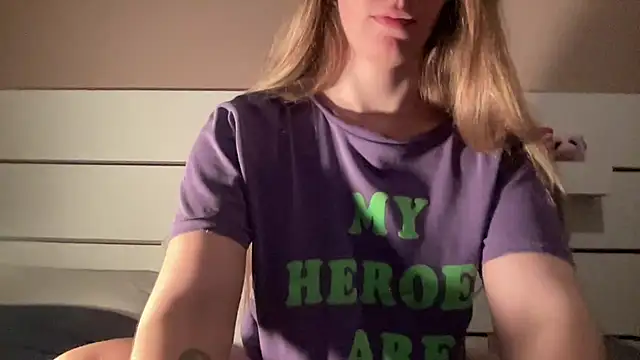 Snapshot of petiteetoile chatting on March 2026 10:13:02 PM petiteetoile online show from March 2026 10:13:02 PM