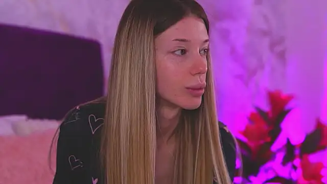 EllinaNuria online show from March 2026 05:11:01 AM