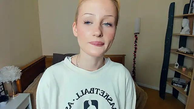 LolaStusse online show from March 2026 07:54:02 AM