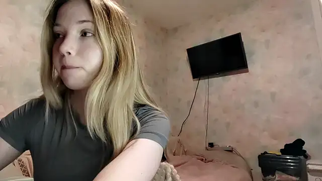 TiaBIanks online show from April 2026 01:39:01 AM