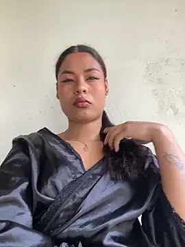 Snapshot of Romie_rous chatting on February 2026 03:53:01 PM Romie rous online show from February 2026 03:53:01 PM