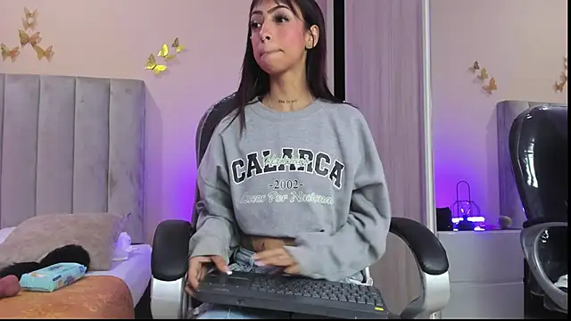 Emma Hearts online show from February 2026 03:32:02 AM