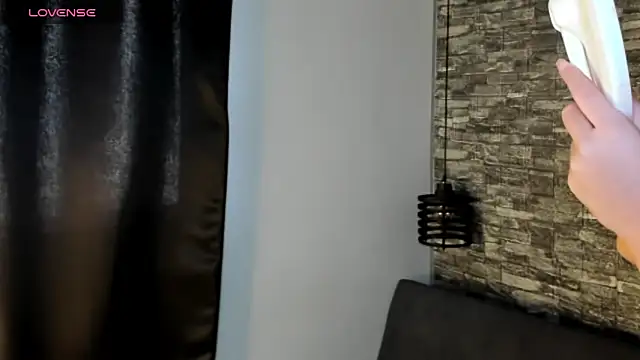 ASHLEY COLLINS1 online show from March 2026 01:26:01 PM