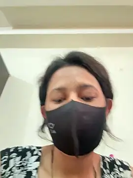 Snapshot of raavigirl chatting on February 2026 02:43:01 AM raavigirl online show from February 2026 02:43:01 AM