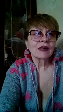 Snapshot of SophieBurns chatting on May 2026 12:43:01 PM SophieBurns online show from May 2026 12:43:01 PM