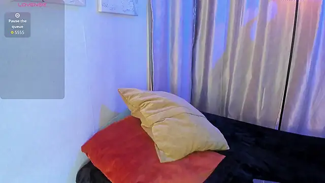 Demian Hush online show from April 2026 03:34:01 AM