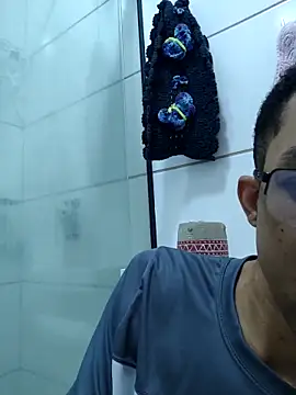 MOREN044 online show from March 2026 10:57:01 PM