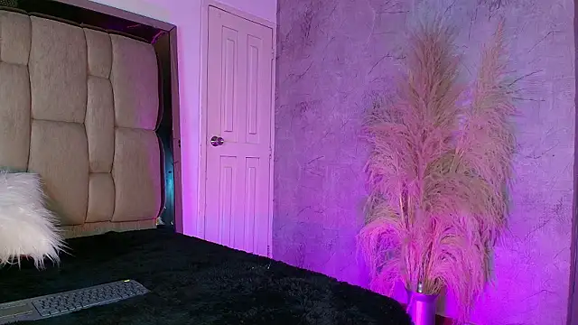 Snapshot of REDS_VELVET chatting on February 2026 03:43:02 AM REDS VELVET online show from February 2026 03:43:02 AM