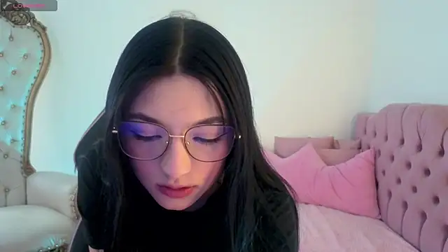 MAHYRA TAY online show from July 2026 07:18:02 PM