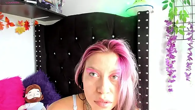 Snapshot of Midory_6 chatting on February 2026 06:48:01 PM Midory 6 online show from February 2026 06:48:01 PM