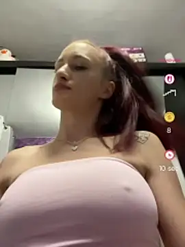 Snapshot of Roxyfoxyyy chatting on July 2026 09:41:01 PM Roxyfoxyyy online show from July 2026 09:41:01 PM