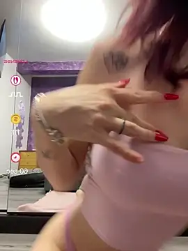Snapshot of Roxyfoxyyy chatting on July 2026 07:30:01 PM Roxyfoxyyy online show from July 2026 07:30:01 PM
