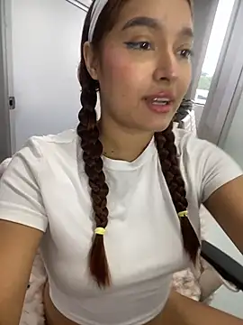 Emily Harpeer online show from February 2026 11:38:02 AM