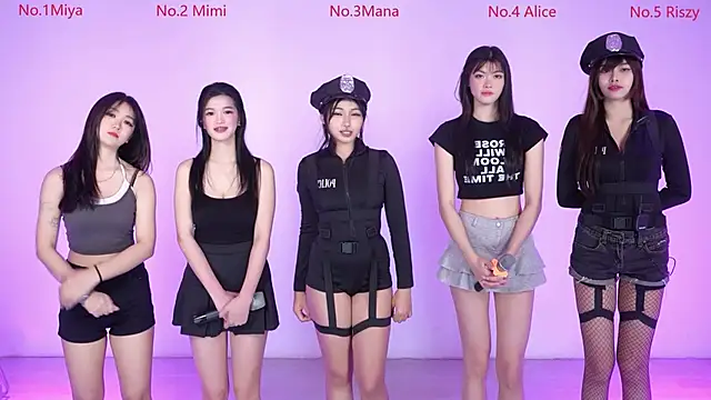 Snapshot of Velvet-girl chatting on February 2026 10:19:01 AM Velvet-girl online show from February 2026 10:19:01 AM