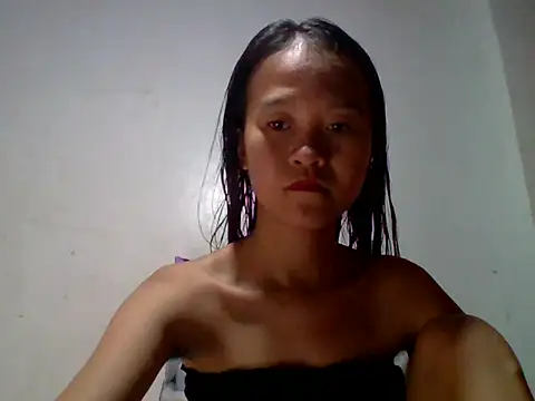 Yourlilpinayy online show from April 2026 12:22:02 AM