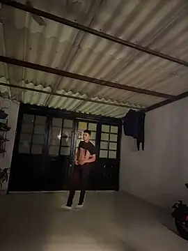 Snapshot of Eros_lee chatting on February 2026 03:33:01 AM Eros lee online show from February 2026 03:33:01 AM