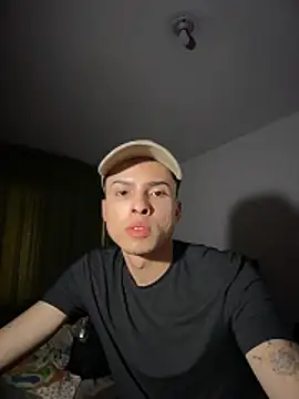 Snapshot of Eros_lee chatting on February 2026 05:18:02 PM Eros lee online show from February 2026 05:18:02 PM