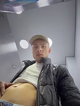 Snapshot of Eros_lee chatting on February 2026 12:00:01 AM Eros lee online show from February 2026 12:00:01 AM