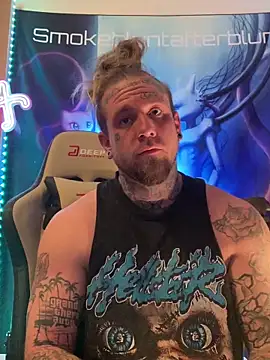 Snapshot of Smokebluntafterblunt chatting on February 2026 02:18:02 AM Smokebluntafterblunt online show from February 2026 02:18:02 AM