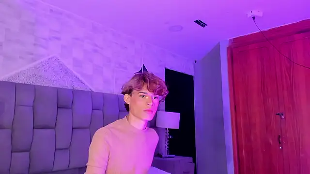 Snapshot of AngelDoll_1 chatting on February 2026 04:35:01 AM AngelDoll 1 online show from February 2026 04:35:01 AM