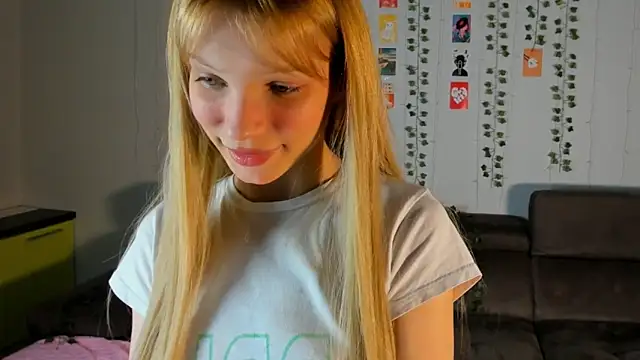 Kiracute18 online show from March 2026 05:08:01 PM