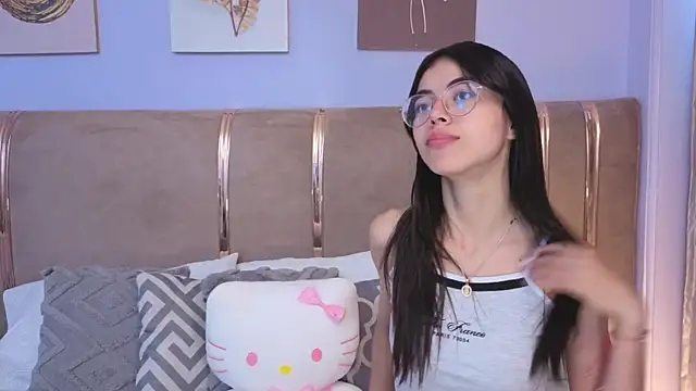Snapshot of Mia_Naive chatting on July 2026 12:11:01 PM Mia Naive online show from July 2026 12:11:01 PM