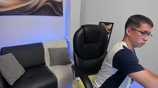 Tommas Jhonson online show from February 2026 04:00:01 AM