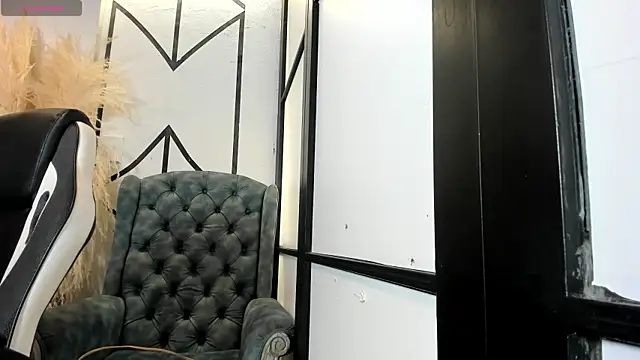 Snapshot of lorraineHunter chatting on February 2026 01:07:02 PM lorraineHunter online show from February 2026 01:07:02 PM