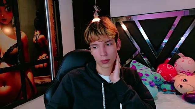 Liam Green1 online show from February 2026 12:01:01 PM