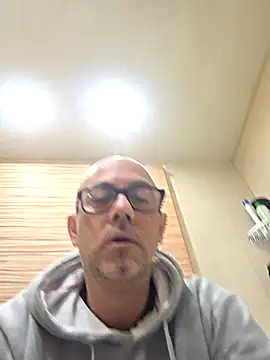 pareja47 online show from February 2026 06:42:01 PM