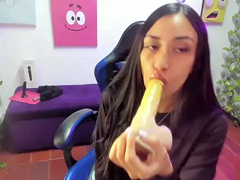 TiffanyDream8 online show from March 2026 09:42:01 PM