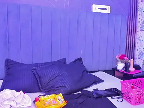 TiffanyDream8 online show from April 2026 09:26:02 PM