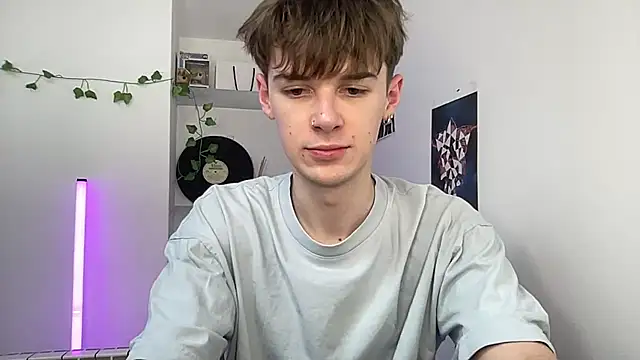 Snapshot of YourMilkyGuy chatting on April 2026 01:36:02 PM YourMilkyGuy online show from April 2026 01:36:02 PM