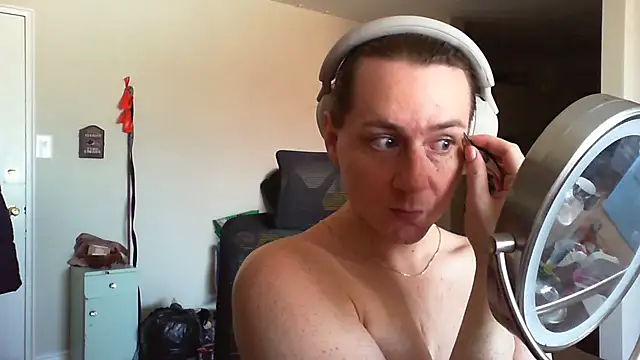 SpaceyLacey online show from April 2026 01:33:02 PM