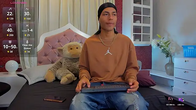 Snapshot of ItsZairen chatting on February 2026 04:01:02 AM ItsZairen online show from February 2026 04:01:02 AM