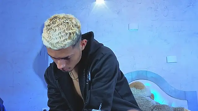 ItsZairen online show from April 2026 03:23:01 AM